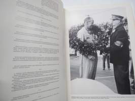 Suomen autourheilijat, runsaskuvituksinen historiikki (kirjoittanut Jukka Marttila) sekä matrikkeli autourheilijoista