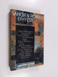 Sanojen portille lyhyesti