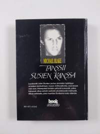 Tanssii susien kanssa
