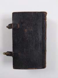Den Swenska psalm-boken, med de stycken, som dertil höra, och på följande sida uptecknade finnas ; Det årlige Evangelier och Epistlar Jämte Böbe-Boken