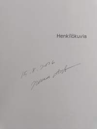 Henkilökuvia (signeerattu)