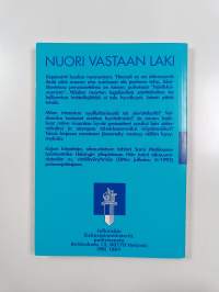 Nuori vastaan laki