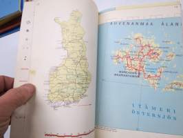 Matkailukirjan tiekartta Suomi / Finland - Vägkarta till resehandboken, Suomen Kumitehdas Oy julkaisu, Henrik Tikkanen kaupunkikuvituksia karttalehdillä