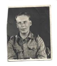 Kalle Laakkonen   kesäkuussa 1941 valokuva 6x9 cm