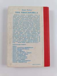 Tiina kesälaitumilla