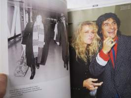 The Rolling Stones - Their life in pictures -kuvakirja yhtyeen vaiheista