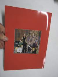 The Rolling Stones - Their life in pictures -kuvakirja yhtyeen vaiheista