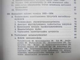 Sosiaaliset suhteet Turun satamassa -presidentti Mauno Koiviston väitöskirja, näköispainos, mukana Tapio Bergholmin kirjoittama esittely