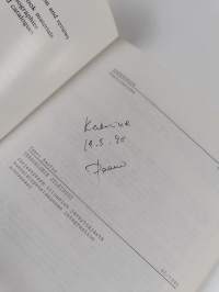 Terrorismin julkisuus : järjestyksen illuusion järkyttäjästä kansalaisyhteiskunnan integraation ainekseksi (signeerattu, tekijän omiste)