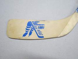 Ice Hockey World Championships 1991 Finland / Turku - Tampere - Helsinki -souvenier stick / jääkiekkomaila, matkamuisto / kisamuisto