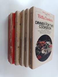 Cooking with Betty Crocker boxed set : Betty Crocker&#039;s cookbook ; Good and easy cookbook ; Desserts cookbook ; Dinner parties ; Dinner for two cookbook (Laatikossa)