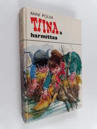 Tiinaa harmittaa