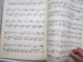 Pianoskola - Melodibok för ungdom. Praktisk anvisning att på kort tid, grundligt lära spela piano, jemte öfver 140 melodiska Musikstycken för två och fyra händer...