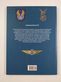 Lentoupseerikurssi 22 : 50 vuotta 2004 (signeerattu, tekijän omiste)