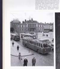 Tamperelainen viiskyt´luku, 1995. Ensio Kauppilan kuvaamana. Kuvateos ja tietoteos Tampereen ja sen asukkaiden ominaispiirteistä 1950-luvulla