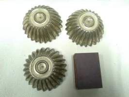 3 x vintage leivosvuoka (1)