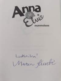 Anna ja Elvis mummolassa (signeerattu)
