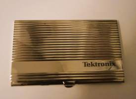 Käyntikorttikotelo  Tektronix mainoslahja metallia