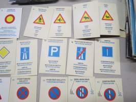Artko 2-101-004 Liikenneaapinen -pelikortit, kortit toimittanut Karin von Knorring