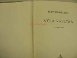 Kylä vaeltaa