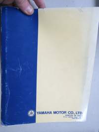 Yamaha SL300D Snowmobile parts list -moottorikelkka, varaosaluettelo