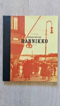 Satavuotias Rannikko. Laivanvarustajankatu 10 - Kapteeninkatu 1 - Merikatu 9 [ Asunto-osakeyhtiö Rannikko Ullanlinna Lokin korttelissa, Helsinki.