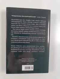 Pimeä huone
