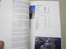 Port of Helsinki 1994 Handbook - Helsingin satama, käsikirja, sisältää 3 erillistä satama-aluekarttaa - Etelä-Satama - Sörnäinen - Länsi-satama, englanninkielinen