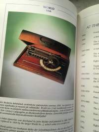 Kiehtovat wanhat kirjoituskoneet = The fascinating old typewriters = Die faszinierenden alten Schreibmaschinen