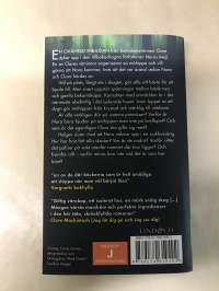 I en mörk,mörk skog
