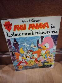 Aku Ankka ja kolme muskettisoturia - Klassikko 1 albumi