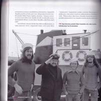 Muistan vielä vuonna -56: Jussi Raittinen muistelee, miten rock tuli Suomeen. Jussin omaperäinen omakätinen omistepiirros! Hengästyttävä musiikkihistoriikki!