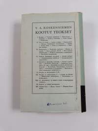 Kootut teokset 9 : Arvosteluja ja esseitä kokoelmien ulkopuolelta