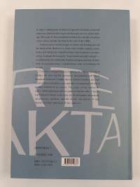 Creating a unique dress : a study of Riitta Immonen&#039;s creations in the Finnish fashion house tradition (signeerattu, tekijän omiste)