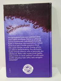 Hirviöiden hampaissa