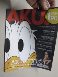 Aku - Aikakauslehti Ankkalinnasta kesä 2010 -Sanoma Oy:n julkaisu, keskiaukeamakuva Iines rannalla, Carl barksin sarjakuva &quot;Turhaa tuhlausta&quot;, ym.