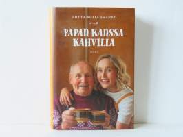 Papan kanssa kahvilla