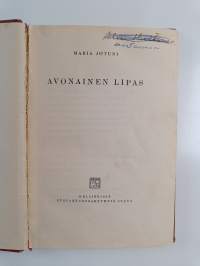 Avonainen lipas