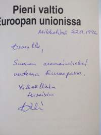 Pieni valtio Euroopan unionissa (signeerattu, tekijän omiste)