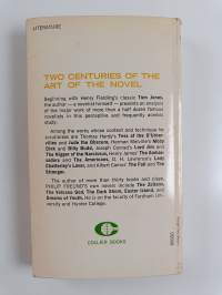 The art of reading the novel