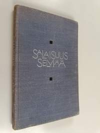 Salaisuus selviää - Avaruuden arvoituksia : oppineet selvittelevät ongelmia : historian salaisuuksia