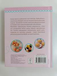 Kakkutikkarit, macaronit ja muut pikkuleivonnaiset