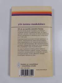 Yön tumma muukalainen