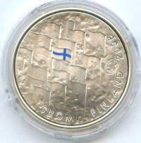 10 euro  2008 Suomen lippu Hopeaa / silver 25.5 g (925/1000).  . pillerissä