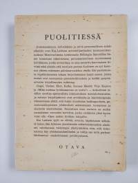 Puolitiessä : esseitä kirjallisuudesta