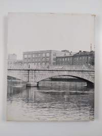 Tammerfors Linne och Jern-Manufaktur Aktie-Bolag 1856-1906. Historik öfver Tammerfors Linnefabrik och bolagets öfriga värk