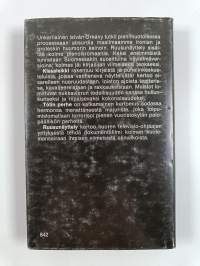 Ruusunäyttely : kolme pienoisromaania