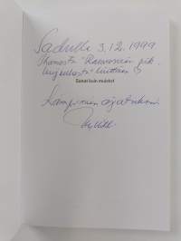 Sanat kuin muistot : ajatuksia matkan varrelta (signeerattu, tekijän omiste)