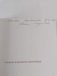 Laukon kartanon keittiössä (signeerattu, tekijän omiste)