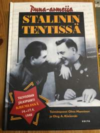 Puna-armeija Stalinin tentissä